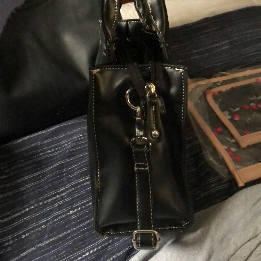 Purse - Picture 3 of 4